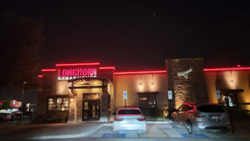 Longhorn Steakhouse Mcallen N 10th St outside