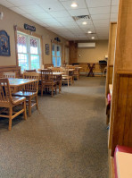 Mike's Clam Shack inside
