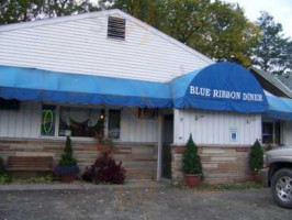 Blue Ribbon Diner outside