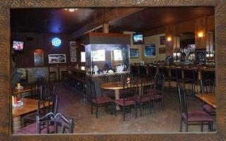 Mott Canyon Tavern Grill inside