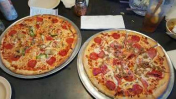 Pizza Parlor food