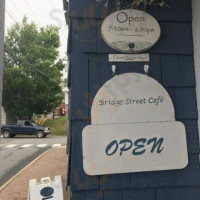 Bridge Street Cafe outside