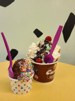 Curly's Ice Cream Frozen Yogurt food