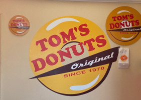 Tom's Donuts Original food