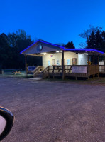 T C's Shaved Ice outside