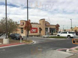 Raising Cane's Chicken Fingers outside