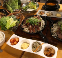 Maru Korean Bistro food