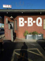 Barbecue Station Restaurant outside