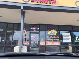 Donuts Place inside