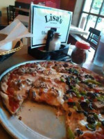 Lisa's Pizzeria food