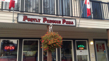 Portly Penguin Pizza inside
