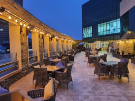 La Fontana Café Abu Dhabi inside