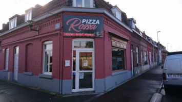 Pizza Rossa outside