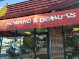 Howard's Donuts outside