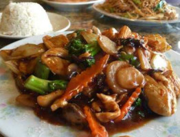 Le's Wok Asian Fusion food