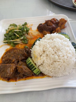 Yoma Myanmar Thai Resturant food