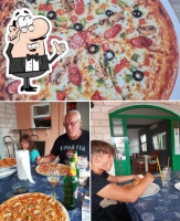 Pizzeria Libero food