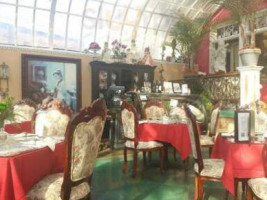 Maryann's Tea Room inside