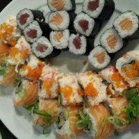 Oishi Sushi Club food