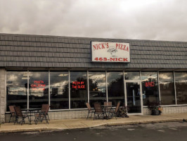 Nick's Pizzeria outside