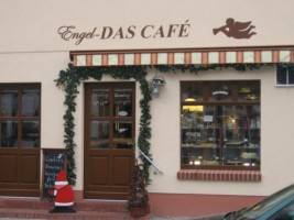 Engel - DAS CAFÉ outside