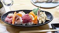 Le Bar a Sushi Izumi food