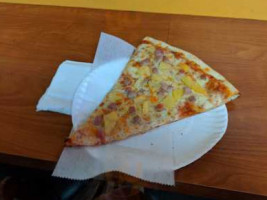 Bronx Daisy's Pizza Place food