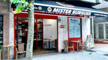 Mister Burguer inside