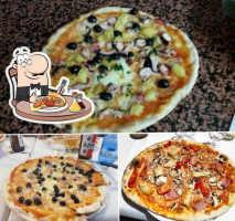 Pizzeria Capo Ferrato food