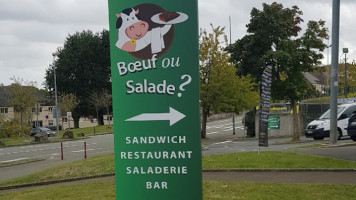 Boeuf Ou Salade outside