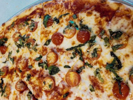 Dinardi’s Pizza Pasta food