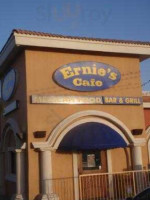 Ernie's Cafe Bar & Grill inside