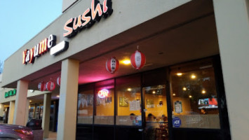 Itto Sushi outside