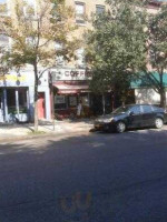 Cobble Hill Coffee Shop outside