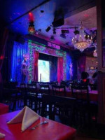 Lips Drag Queen Show Palace, Restaurant Bar inside