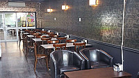 Freo's Lounge Cafe & Restaurant inside