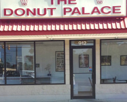 Donut Palace food