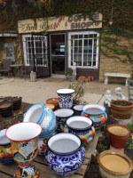 Three Bees Pottery And Coffee Shop food