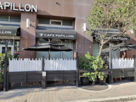 Cafe Papillon outside