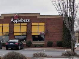 Applebee's Grill outside