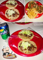 Tacos El Yoni inside