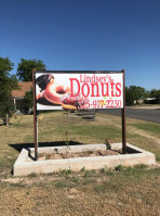 Lindsey's Donuts food