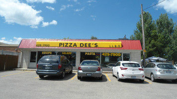 Pizza Dee's outside