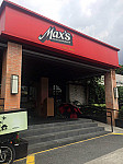 Max's Restaurant outside