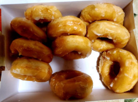 Deedee Donuts food