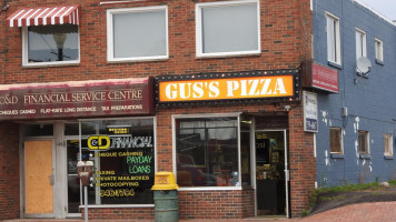 Gus's Pizza & Grill outside