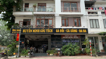 Nhà Hàng Gốc Tếch Huyền Minh outside