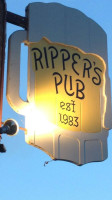 Ripper's Pub food