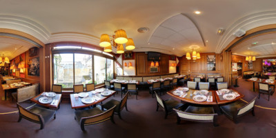 La Taverne Laval inside