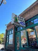 Lisa's Radial Cafe outside